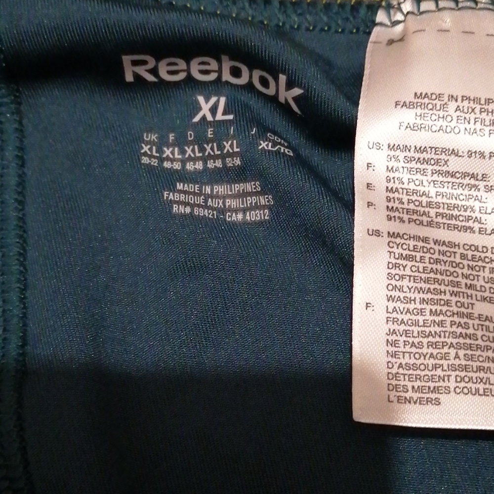 Reebok capris - Picture 2 of 2
